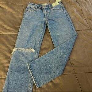NWT A&F 90’s Straight Mid Rise Jean